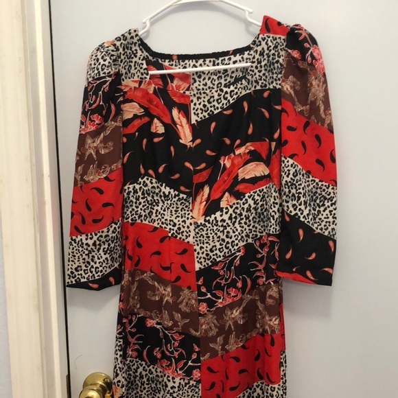 Vietnamese ao dài - Picture 1 of 3